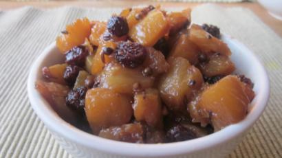 Fresh Pineapple and Raisin Chutney