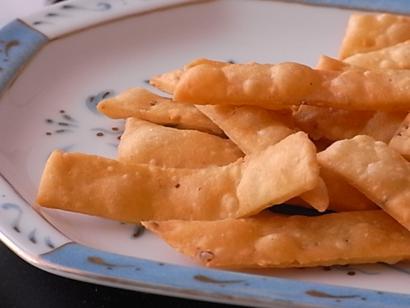  Golden Pastry Chips