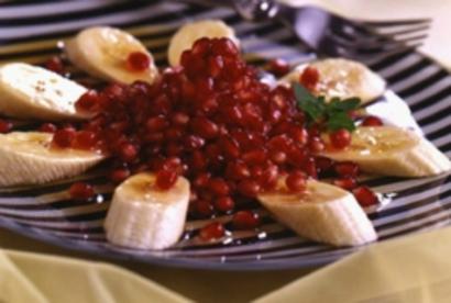 Banana and pomegranate Salad