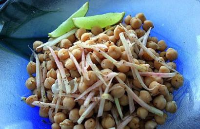 Chickpea and Ginger root Salad