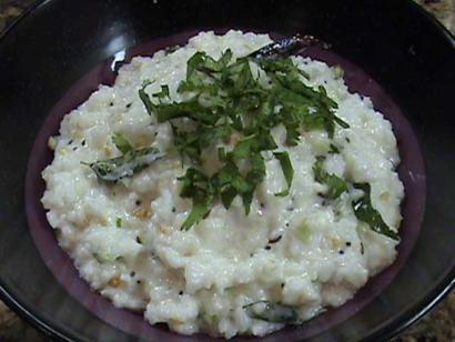 Chilled yogurt Rice with Shredded Mango