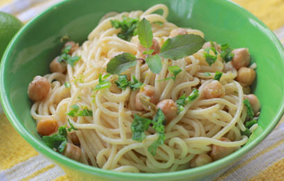 Buttery Lemon Spaghetti with Chickpeas