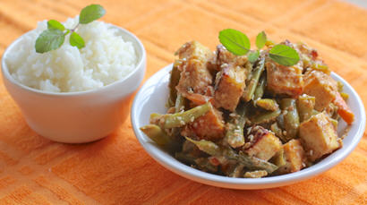 Green Bean and Paneer Stir-fry with a Spicy Peanut Sauce