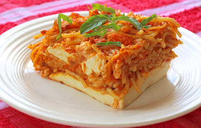 Spaghetti Pie with Paneer Crust