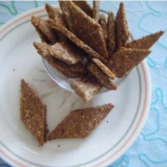 Sesame flaxseed crackers